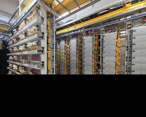 部署指南越南vps cn2如何配置安全防护和流量监控